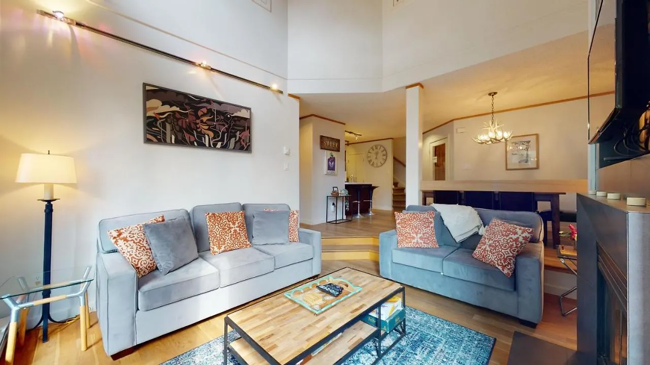 Stylish Home In A Prime Location By Harmony Whistler Canada